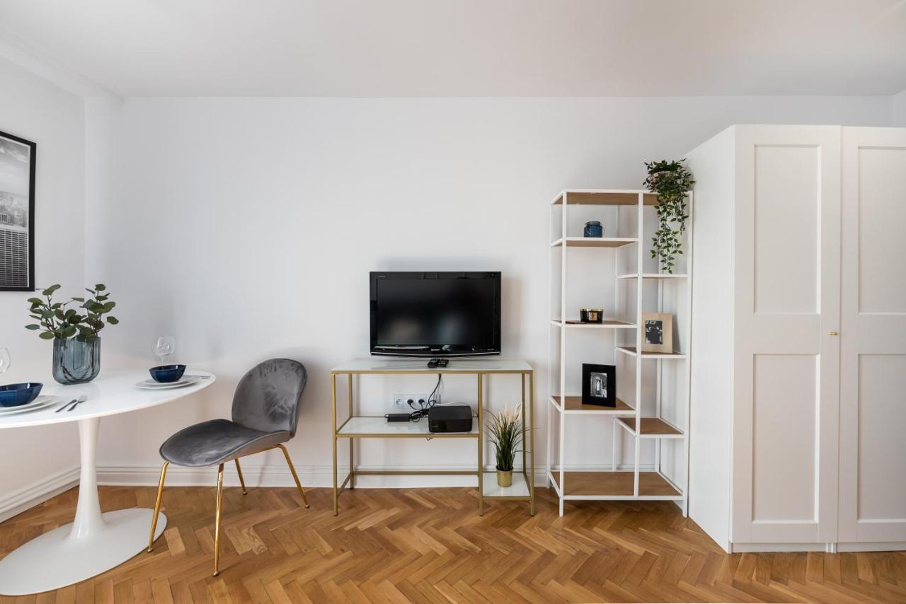 Metro Dworzec Gdanski Elegant Studio Leilighet Warszawa Eksteriør bilde